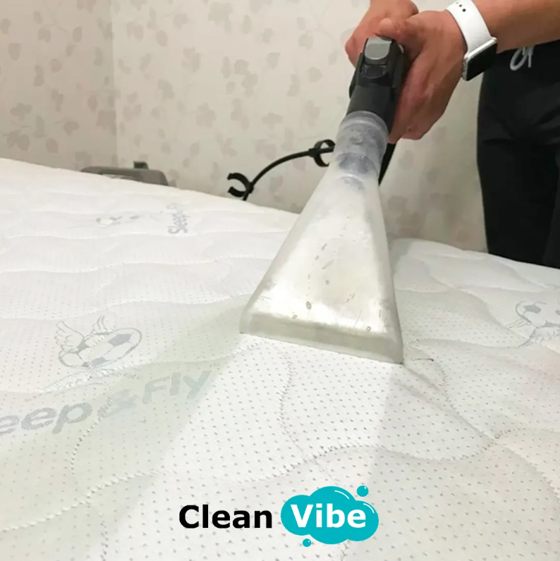 Extractor removing dirt from fabric surface
